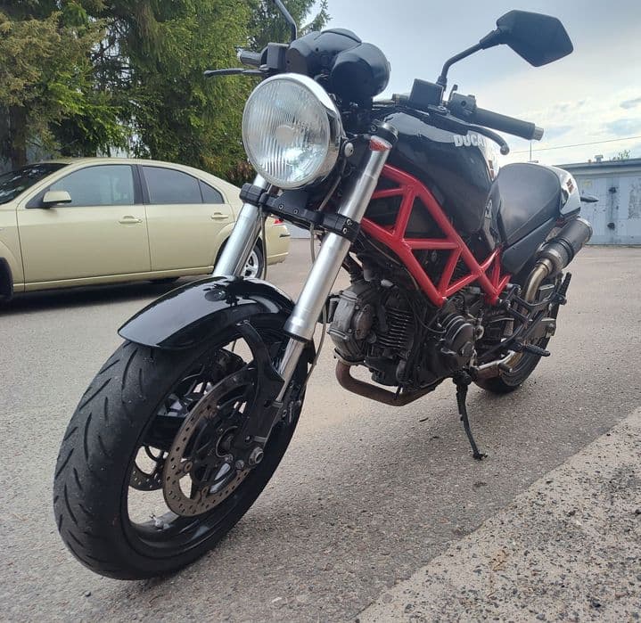 Ducati Monster 695