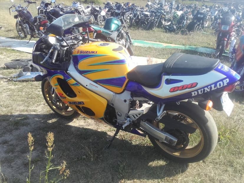 Suzuki gsxr600 gsx-r600 gsxr 600 srad silnik lagi koło tarcza części