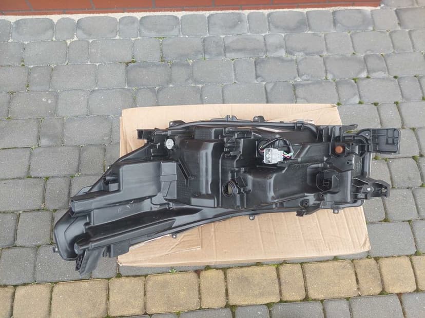 Lampa Przednia Prawa TOYOTA HILUX VIII 8 LIFT 2020- Europa