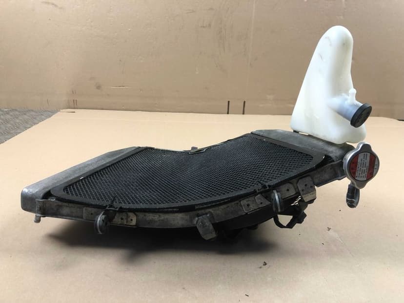 Suzuki GSX-R 750 600 Chłodnica Wody Wentylator Wiatrak Zbiornik L1 L6