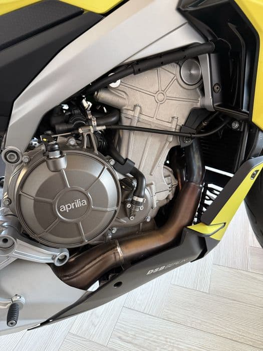 Aprilia tuono 660 rs