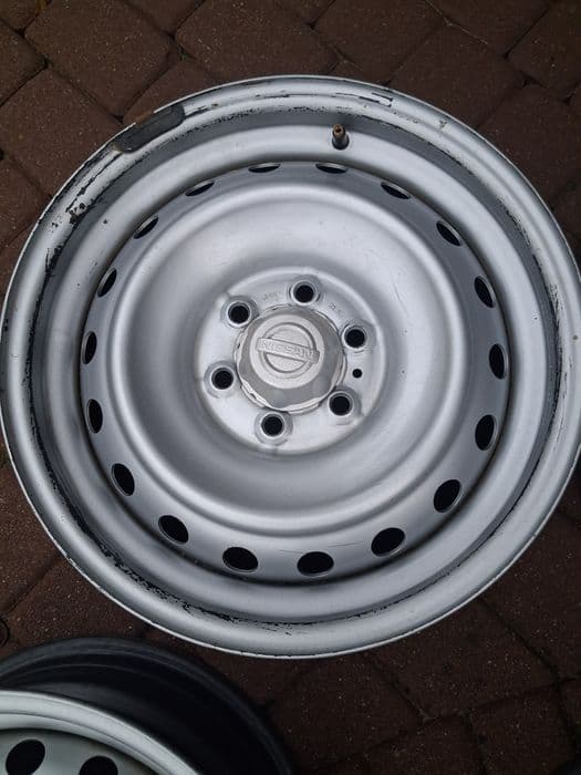 Felgi stalowe 16 z dekielkami Nissan Navara