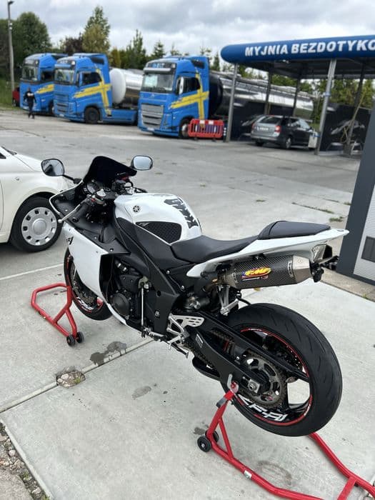 Yamaha r1 rn22  2010