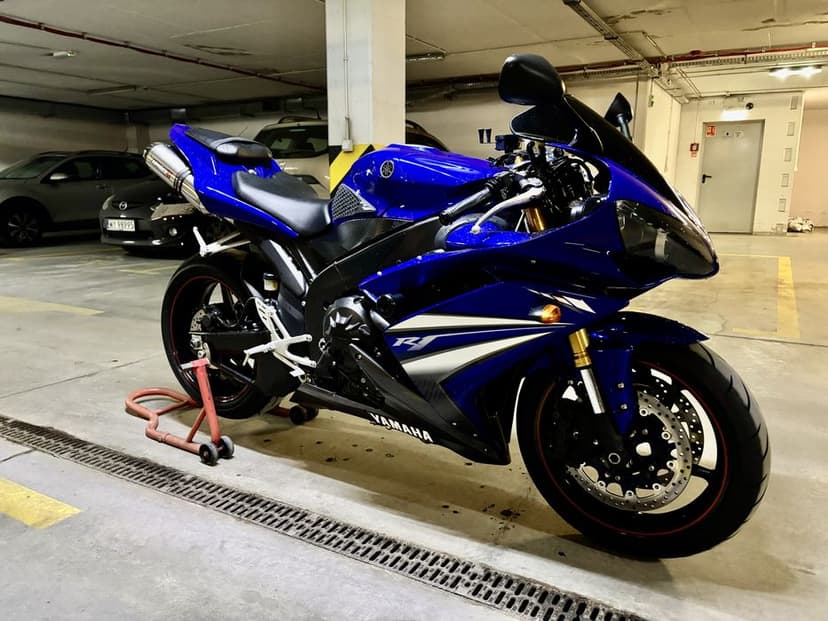 Yamaha R1 RN19 2007r