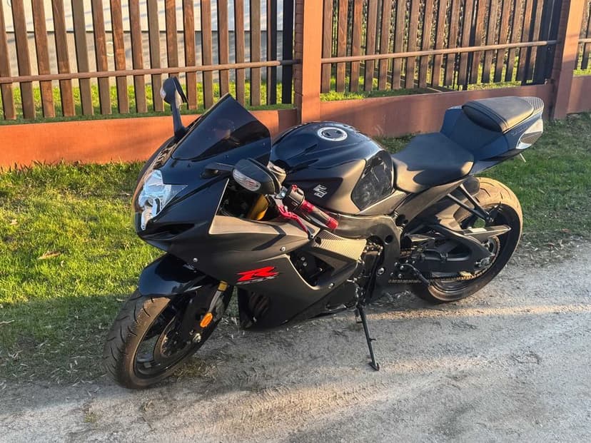Suzuki GSX-R 750 L6 2016R NISKI PRZEBIEG