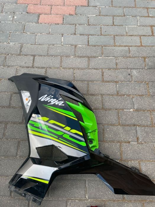 Kawasaki ninja 400 owiewki reflektor lampa tył