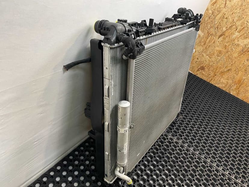 Komplet chłodnic chłodnice wentylator Land Rover Defender II L663 20-