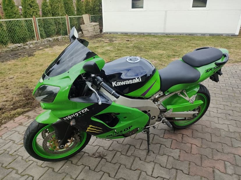 KAVASAKI ZX9R NInja rok 27.12.2001