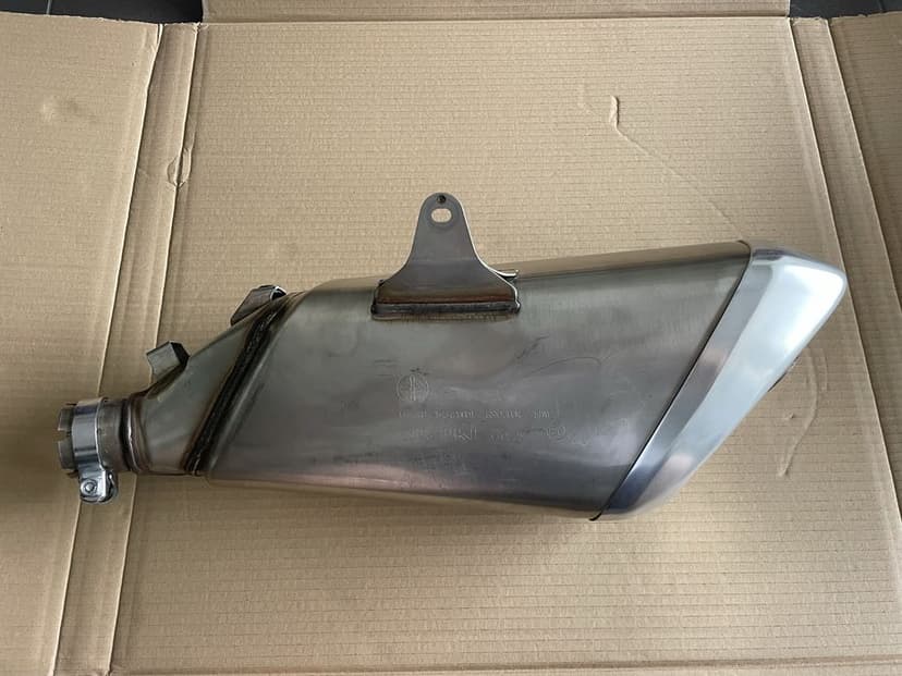 Wydech tłumik prawy Suzuki Hayabusa 2021