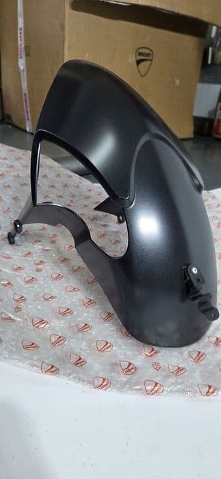 Ducati Monster 696 796 blotnik przód OEM nowy
