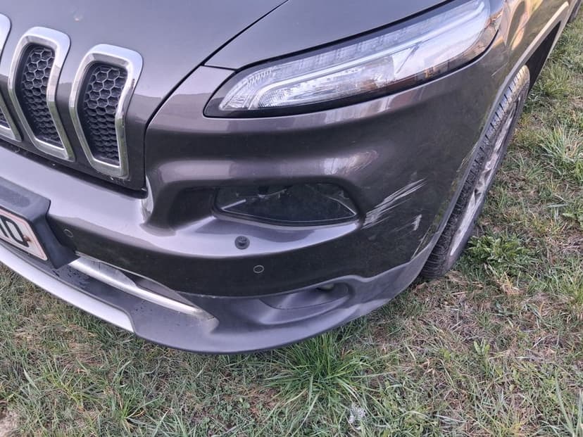 Jeep Cherokee Limited na części maska zderzak lampa