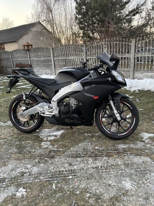Aprilia rs4 2016
