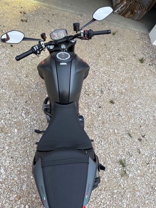 Ducati Monster  937cc