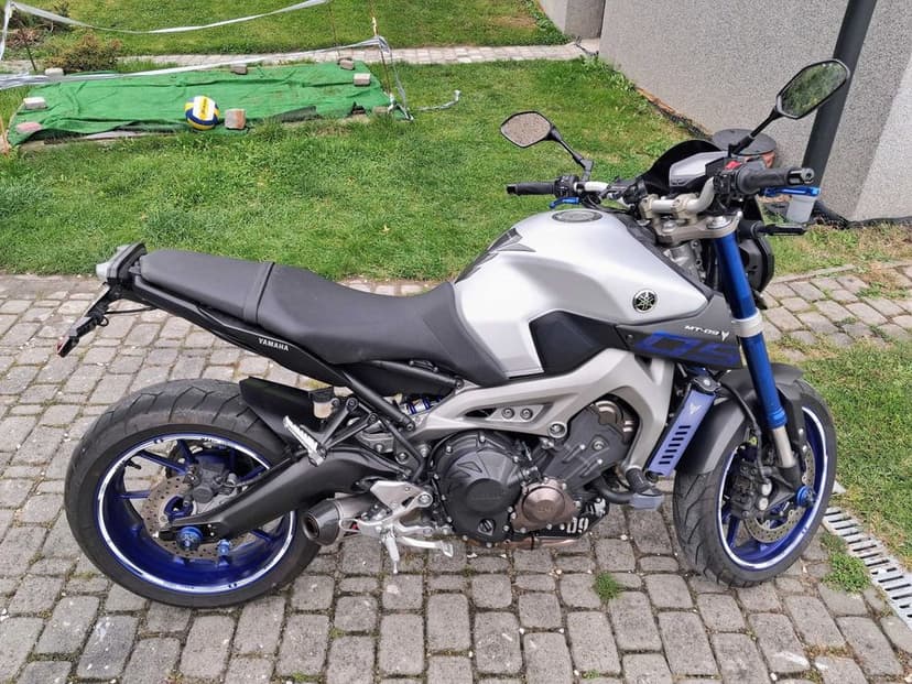 YAMAHA MT 09 2016