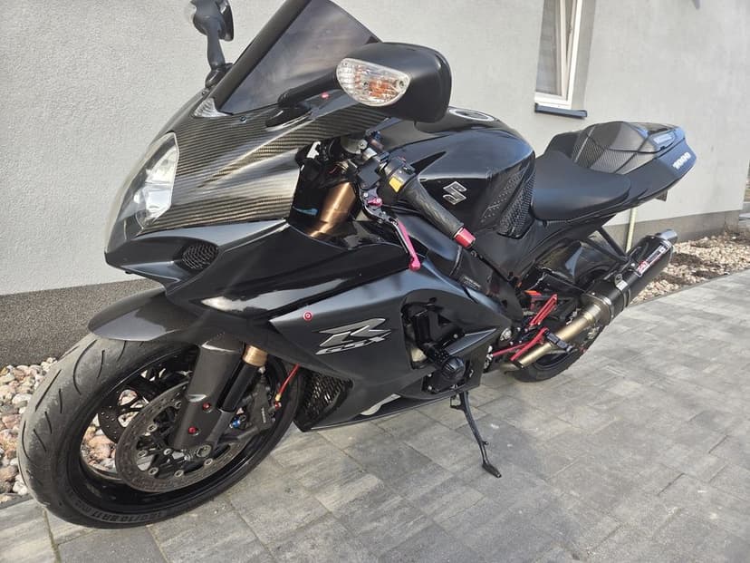 Suzuki gsxr 1000 k8 dodatki bardzo niski przebieg