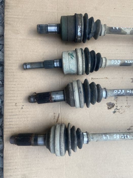 Półoś tylna lewa półoska Tylna prawa Przednia Yamaha grizzly 660