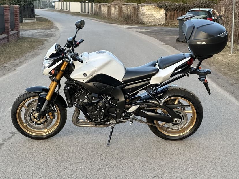YAMAHA FZ8 N Scorpion Nowe Opony Nowy Aku Crashpady Kufer Dostawa