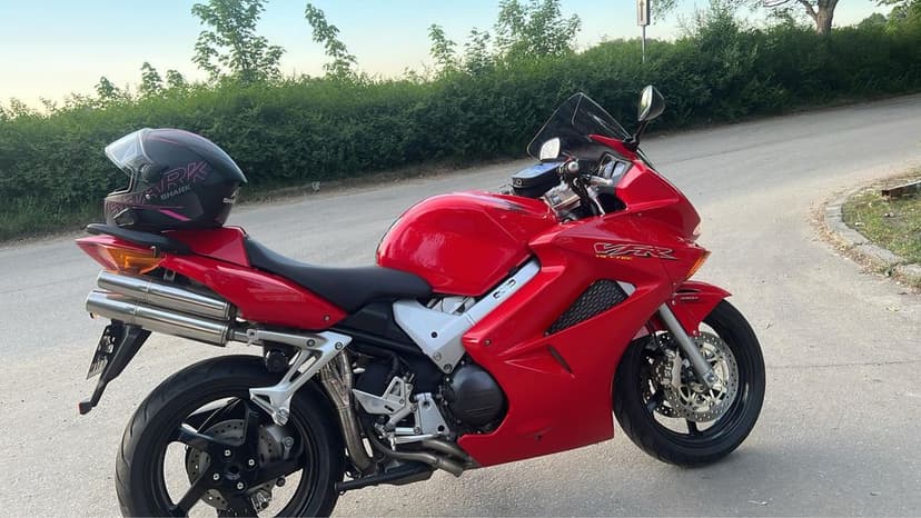 Motocykl Honda vfr 800