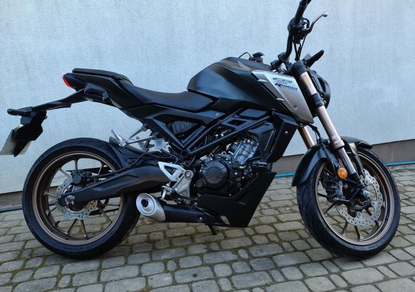 Honda cb 125R   22r super stan  Ledy