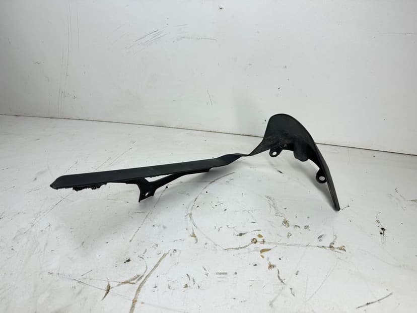 Ducati Monster 821 Błotnik Tył Na Wahacz Osłona Napędu Nadkole Osłona