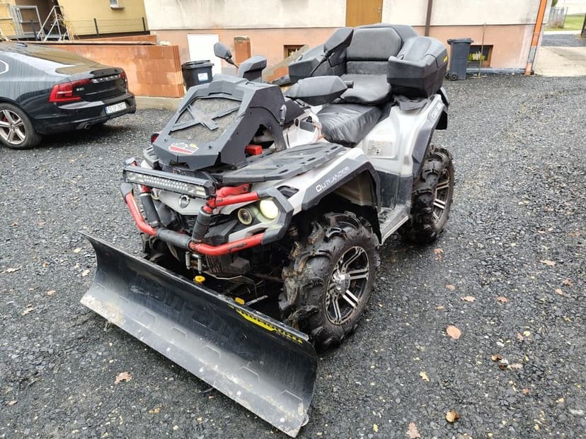 Can am outlander II 1000 pług do odśnieżania
