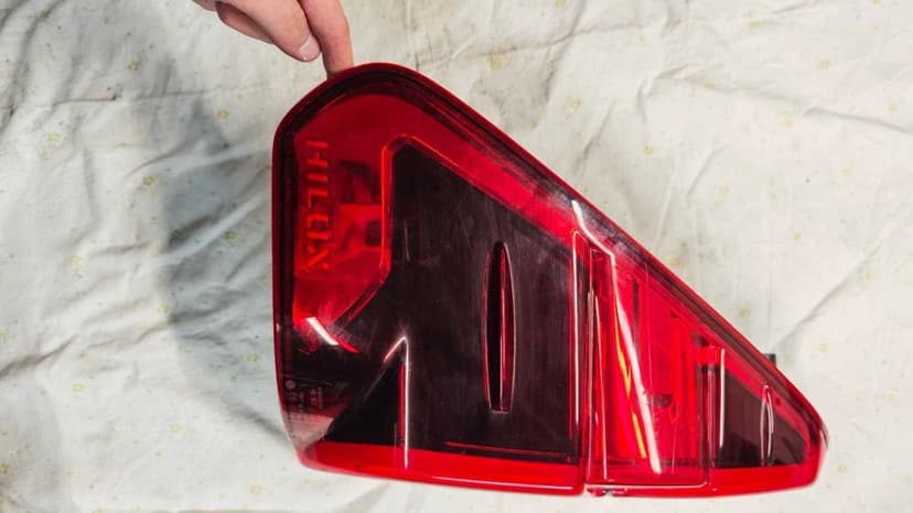 Lampa tył Lewa Toyota Hilux VIII Led