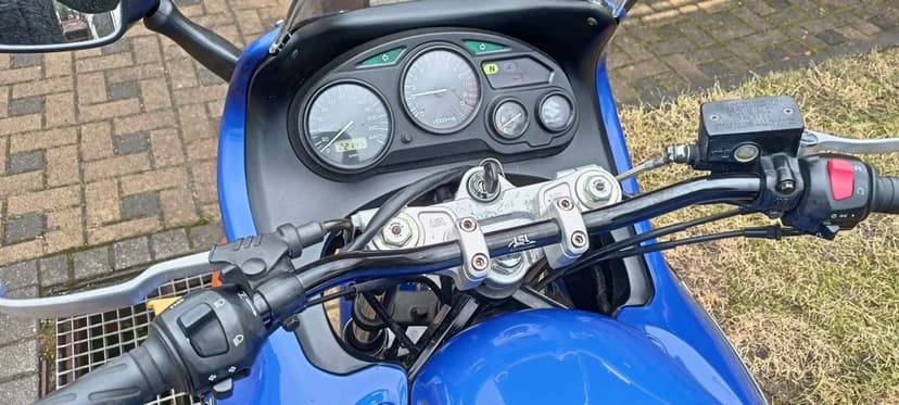 Suzuki GSX 600 F, niski przebieg tylko 22 tyś km!