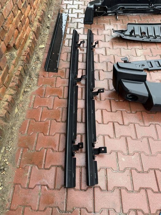 Przedni i tylny zderzak jeeb wrangler shara 2014