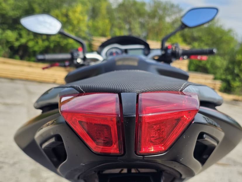 Mv Agusta Brutale 1090
Dobrze utrzymany.
Sprowadzony z Niemiec.
Więcej informacji udzielę na priv lub telefonicznie.
Mo