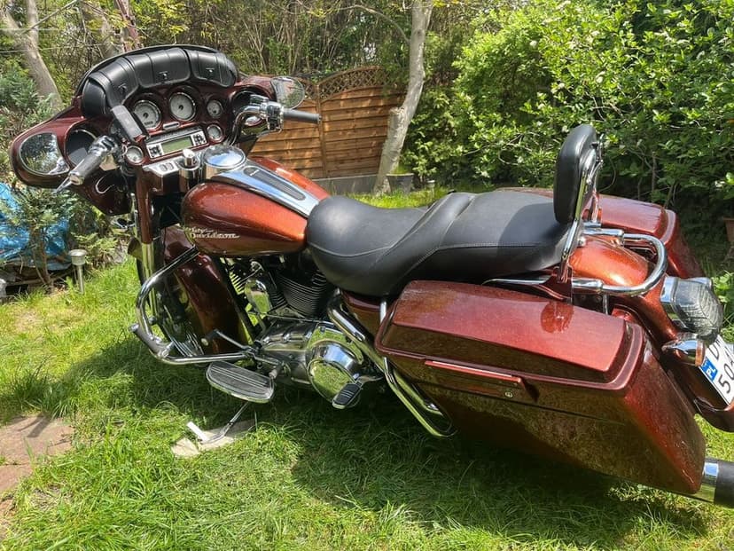 Harley davidson street glide custom ZAMIANA na samochód