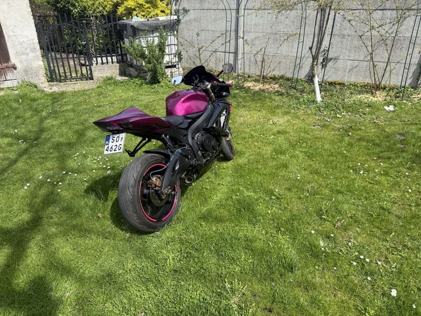Suzuki GSXR 600 K7