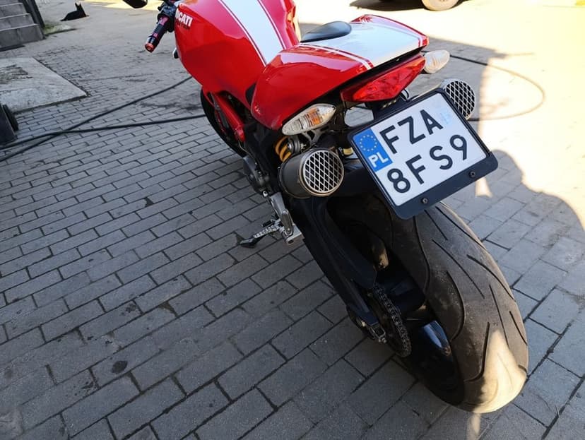 Ducati Monster 696