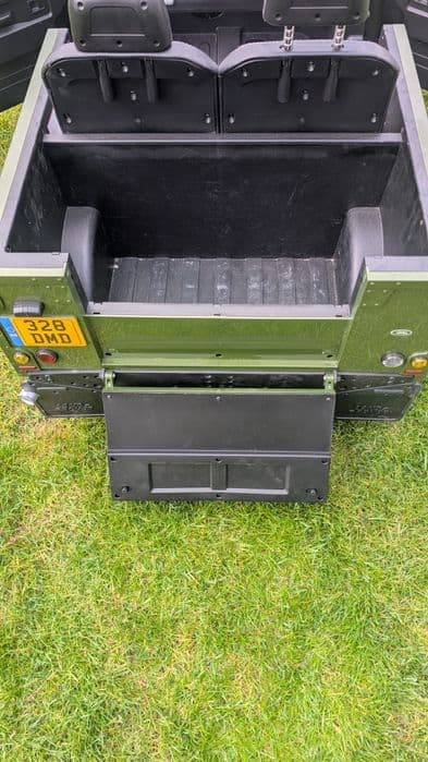 Oryginalny Land Rover Defender na Akumulator | Dwuosobowy | Pilot 2.4G | Stan BDB