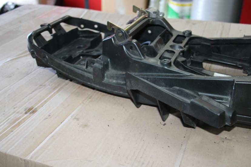 Stelaż Tył Tylny Ogon Zadupek Wypełnieni Yamaha R6 5SL RJ05 RJ09 03-05