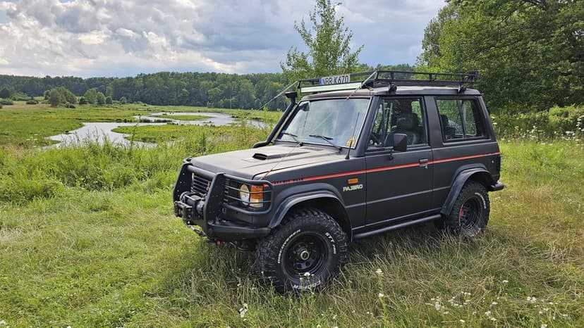 Mitsubishi Pajero 1   2.5 TD