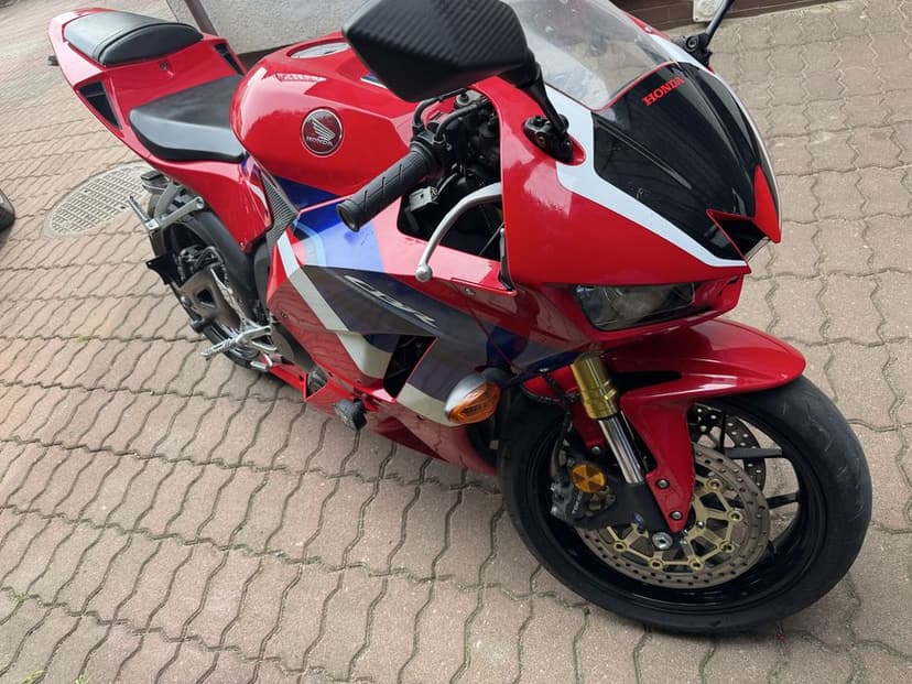 Honda CBR 600RR Red California PC40 2024