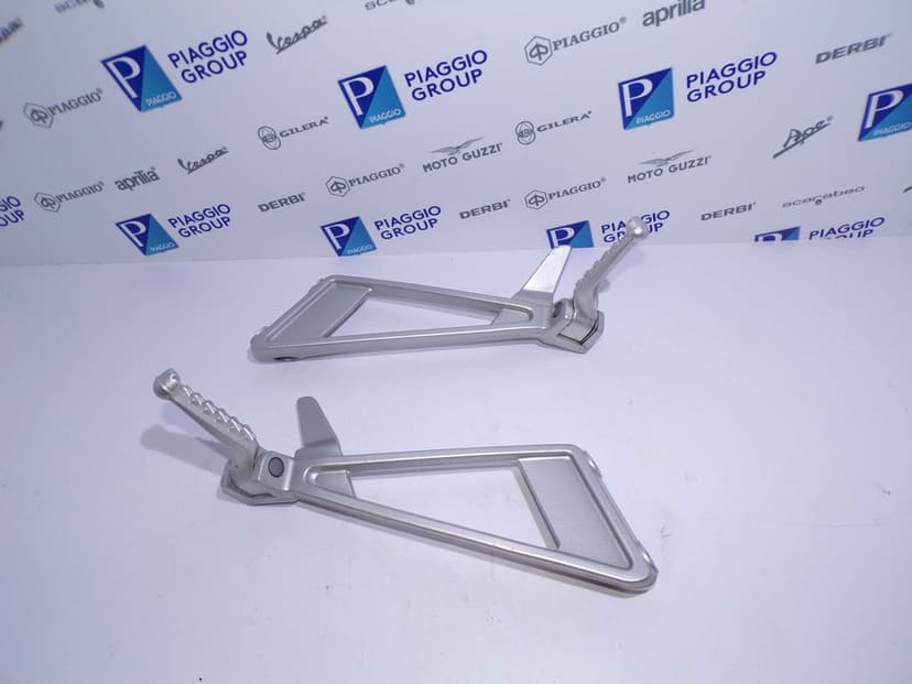 Komplet Set Pasażera Sety Prawy i Lewy Aprilia RS660 Tuono 660 Orygin.