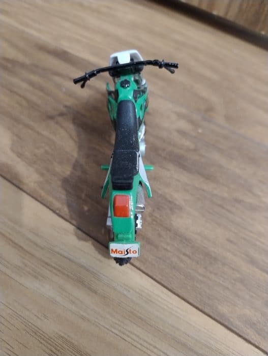 Model motocykla  Kawasaki KLX 250  skala 1:18 Maisto