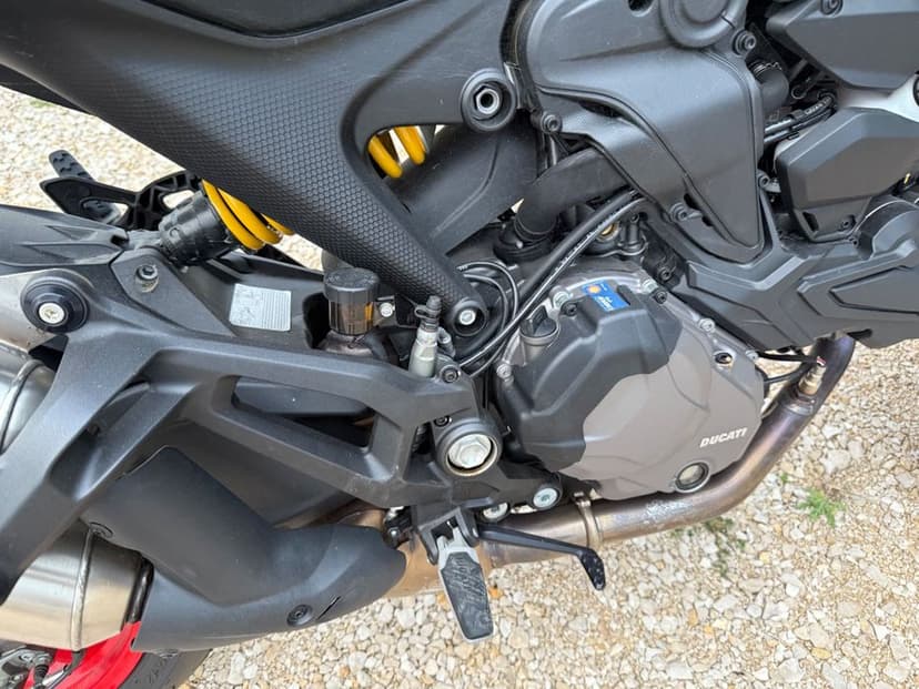 Ducati Monster  937cc