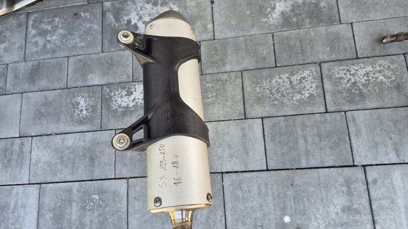 Wyprzedaż  garazowa .Praktycznie NOWY Buzer ochraniacz LEATT 2.5 Junior , ochraniacz ACERBIS szyi  plus kolan,tłumik ktm sx 125  85 hgs 65