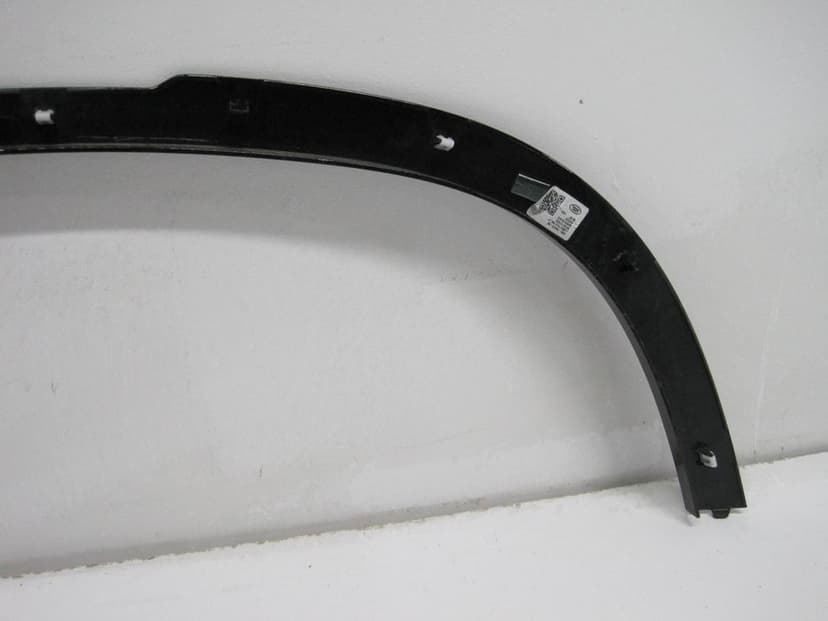 LISTWA BŁOTNIKA LEWA PRZEDNIA LAND ROVER DEFENDER L8B216A075BB