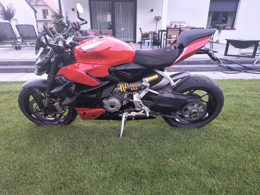 Ducati Streetfighter V2 Carbon