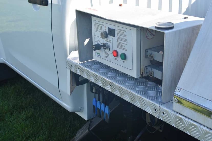 ISUZU D-MAX Toyota HiluxPodnośnik Koszowy Zwyżka Podest