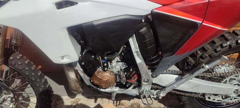 Fantic XE 300 RATY jak Yamaha yz 250 KTM