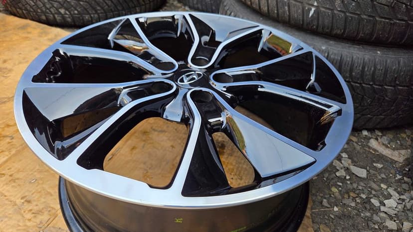 Felgi HYUNDAI i30 KONA N TUCSON VELOSTER IoniQ Elantra 19 ET55 5x114,3