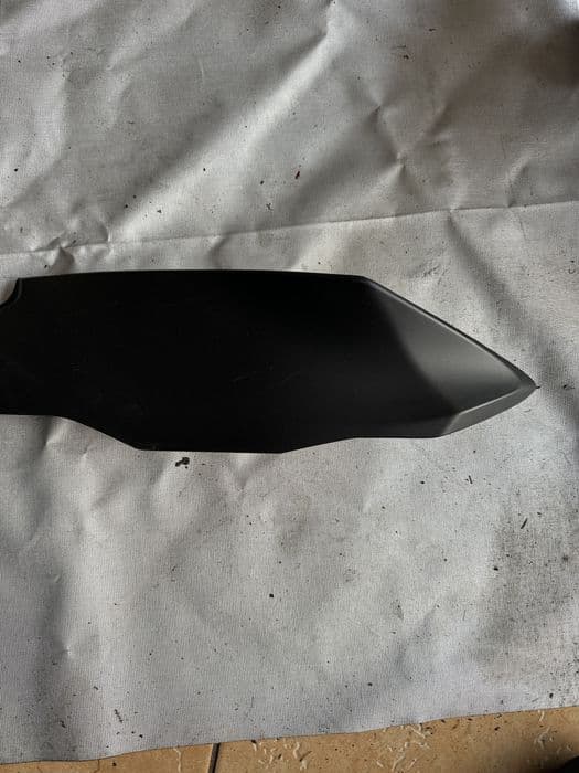 Prawe wypełnienie zbiornika Kawasaki Ninja 125