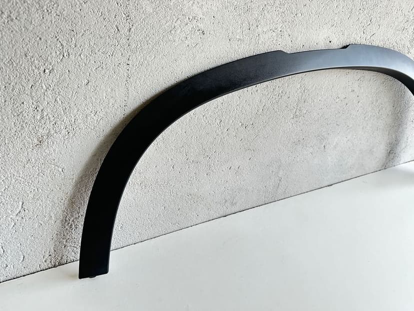 Land Rover Defender L663 20- Listwa Błotnik Lewa Przód L8B2-16A075-AX