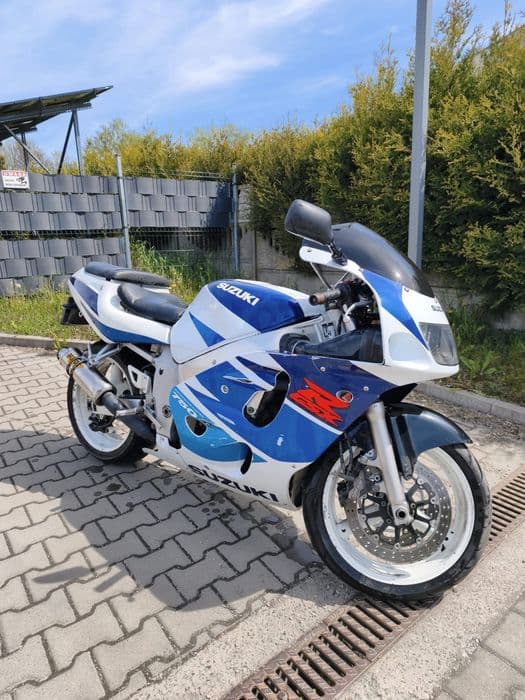 Suzuki GSX-R SRAD 600 sprawny jeżdzący/ sportowy /ścigacz