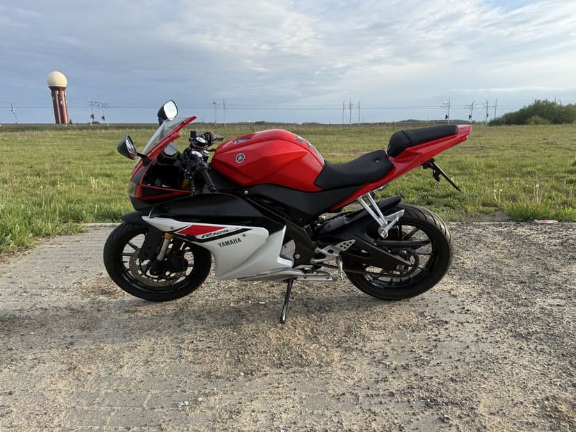 YAMAHA YZF-R125 / 2015 / LIFT / ABS / Świetny Stan! / DOINWESTOWANA!