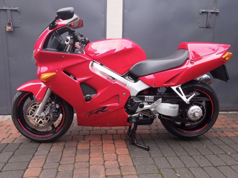 Honda VFR 800 , cbr , zzr , gsx , yzf ,gsf , sv , fazer , ładna